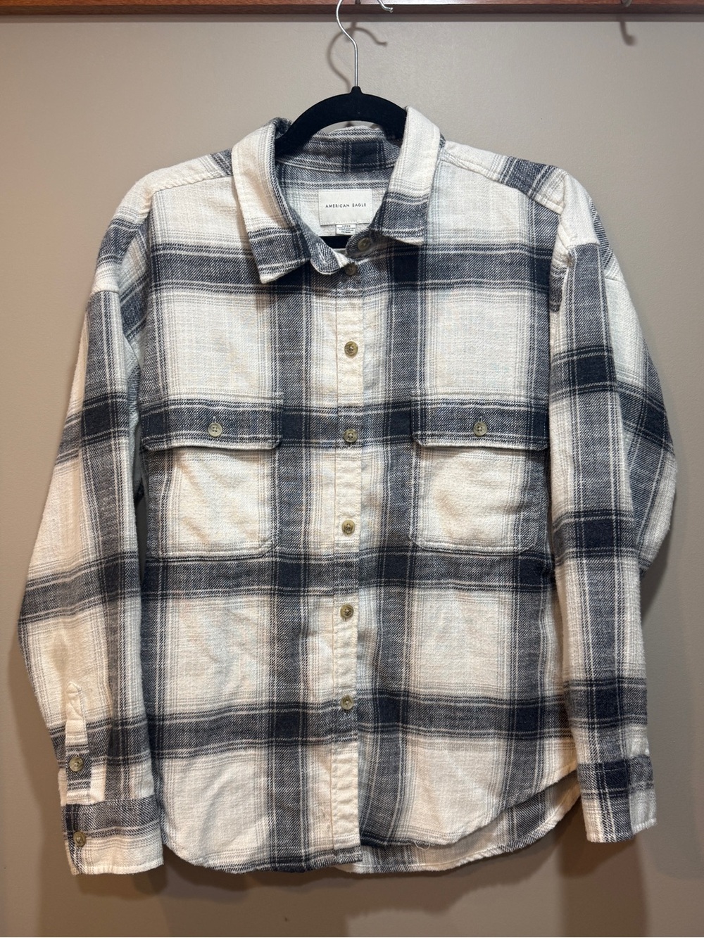 American Eagle Cream and Black Plaid Button-Up Flannel Shirt